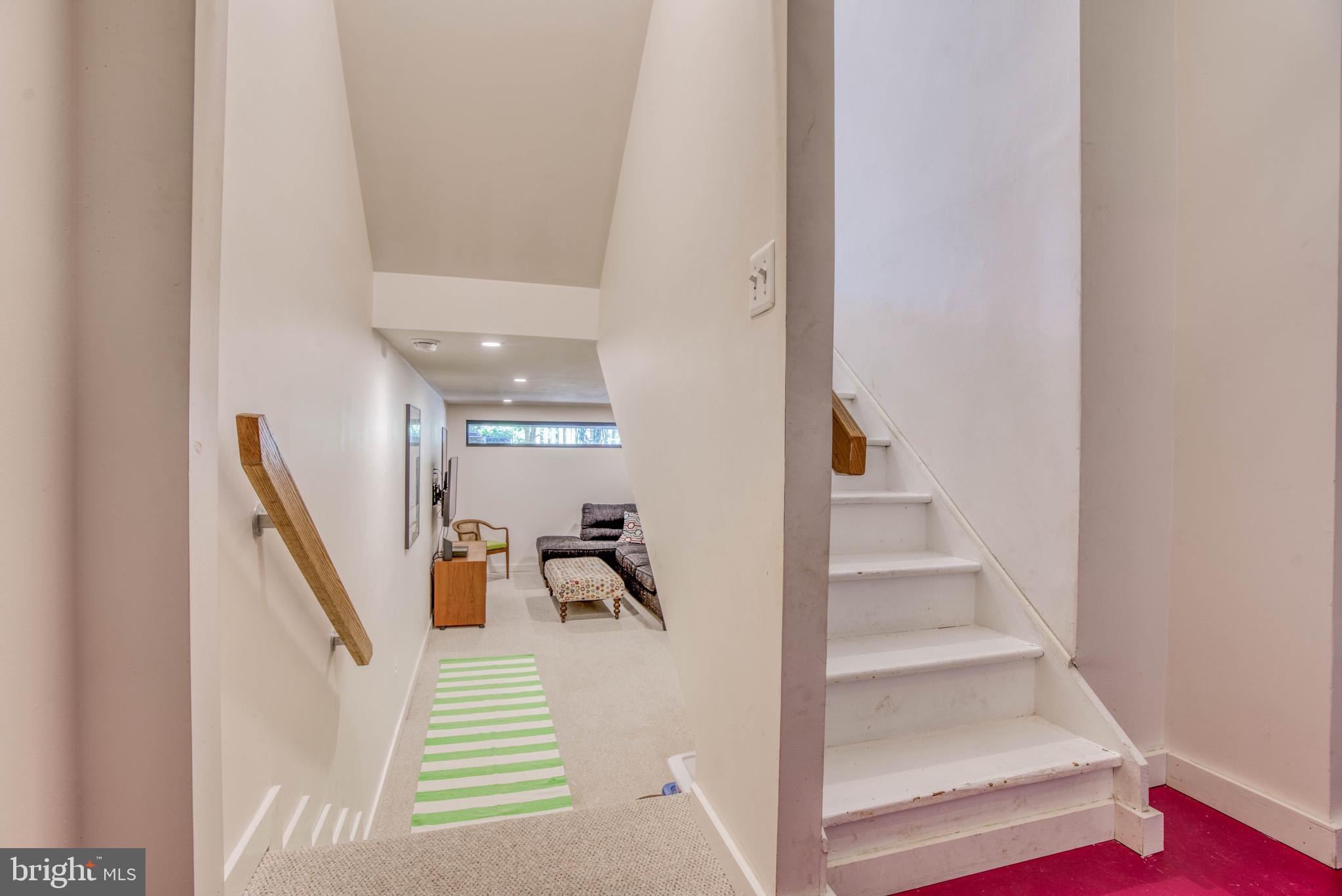 COLD SPRING NEWTOWN - Residential