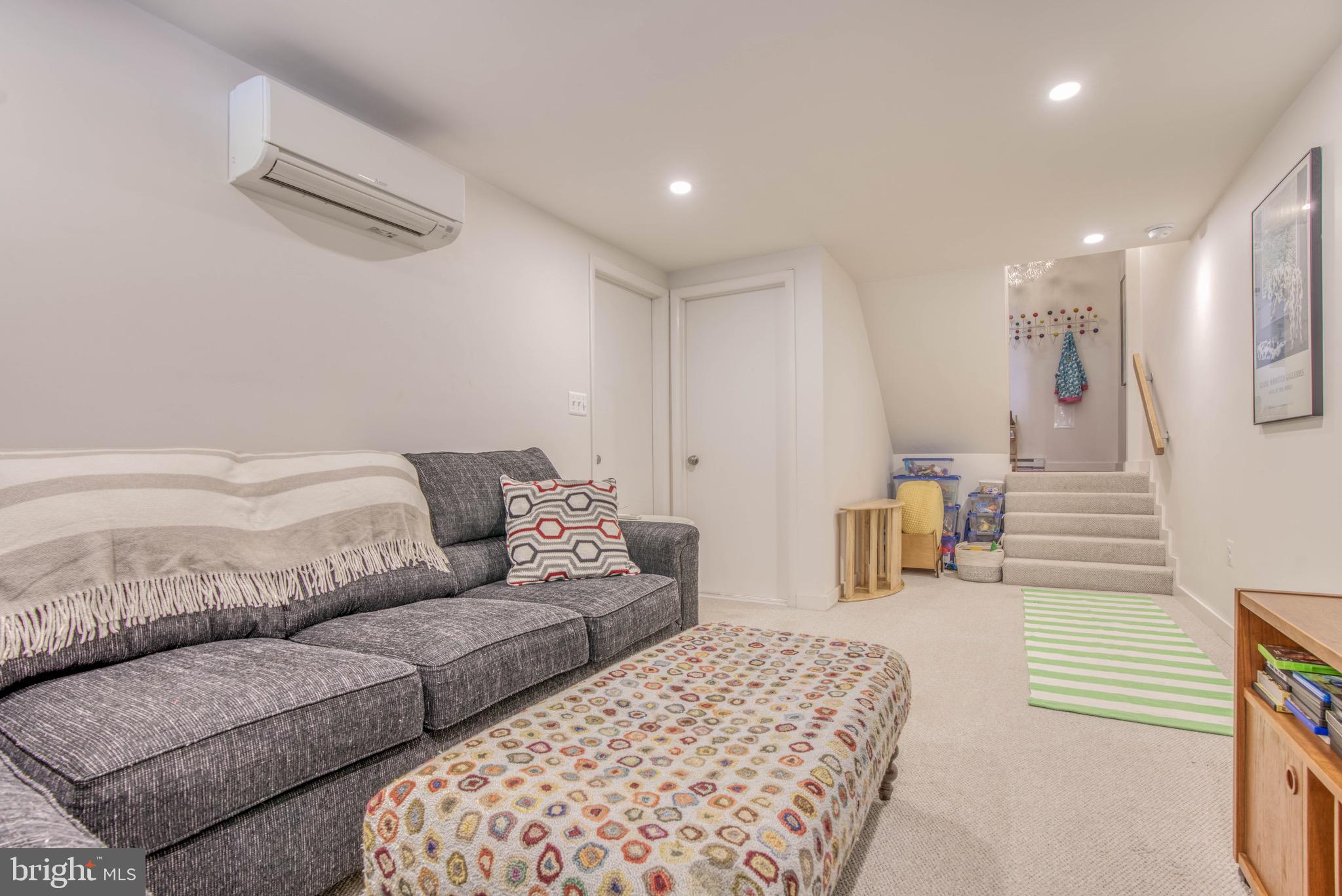 COLD SPRING NEWTOWN - Residential