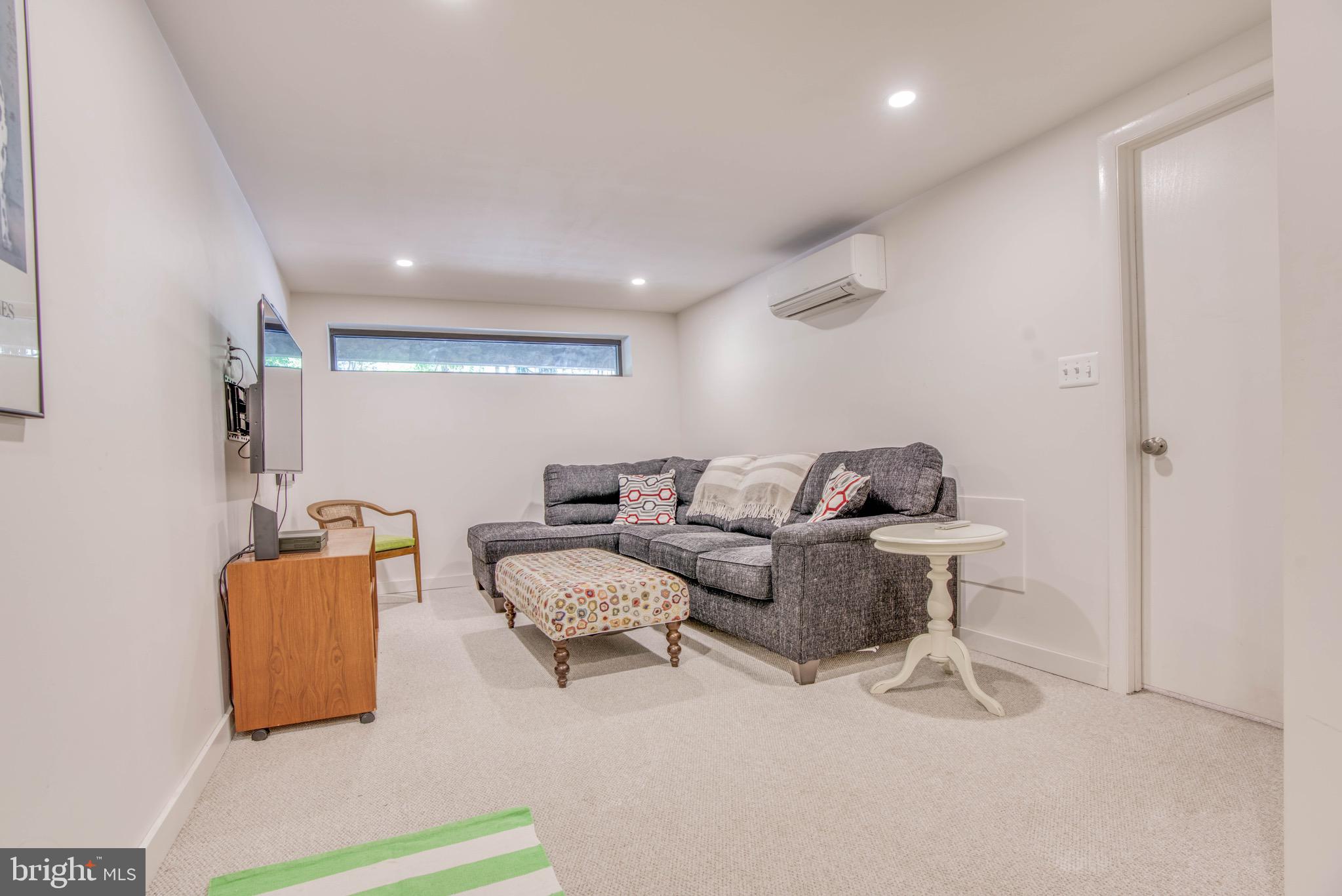 COLD SPRING NEWTOWN - Residential