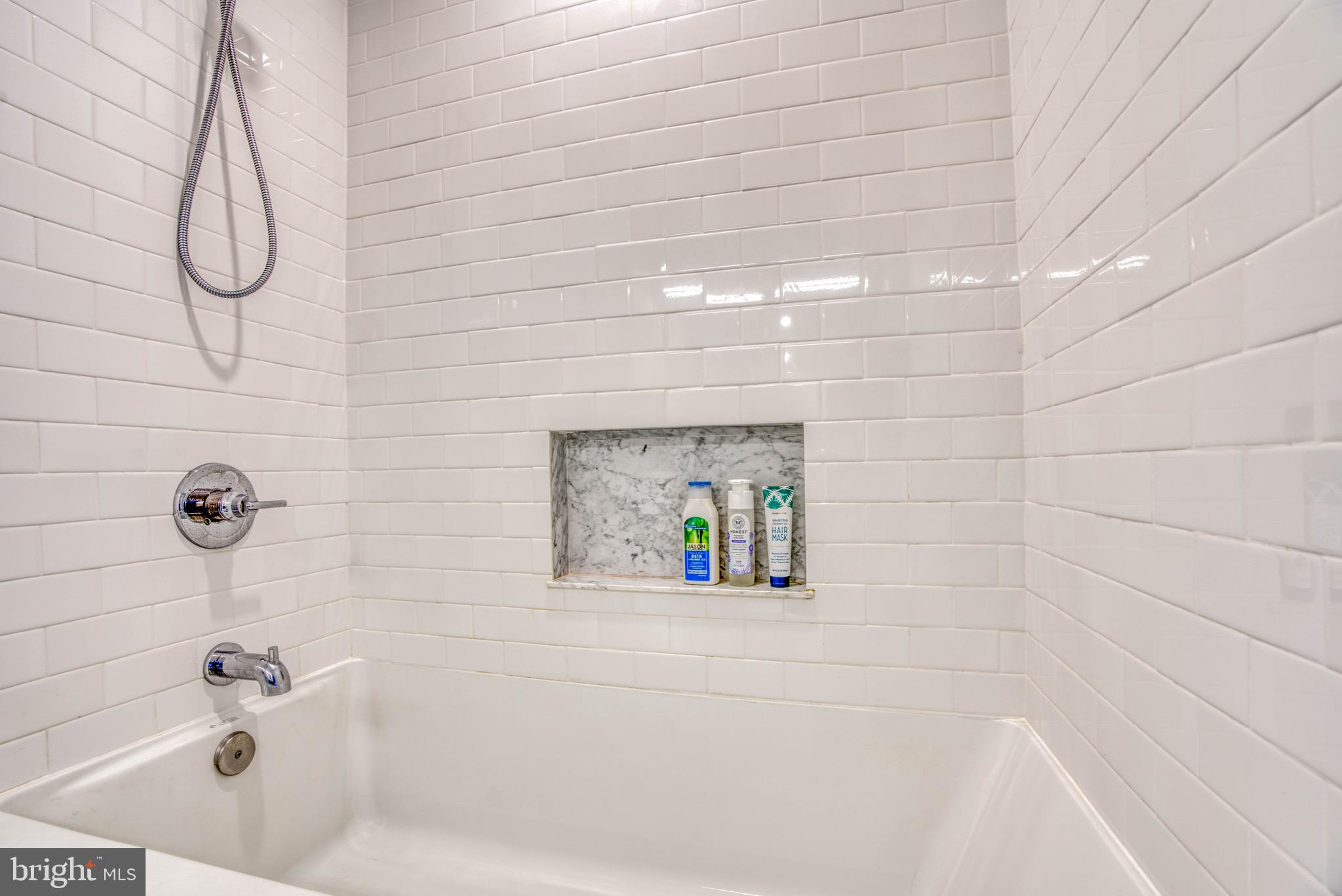 COLD SPRING NEWTOWN - Residential