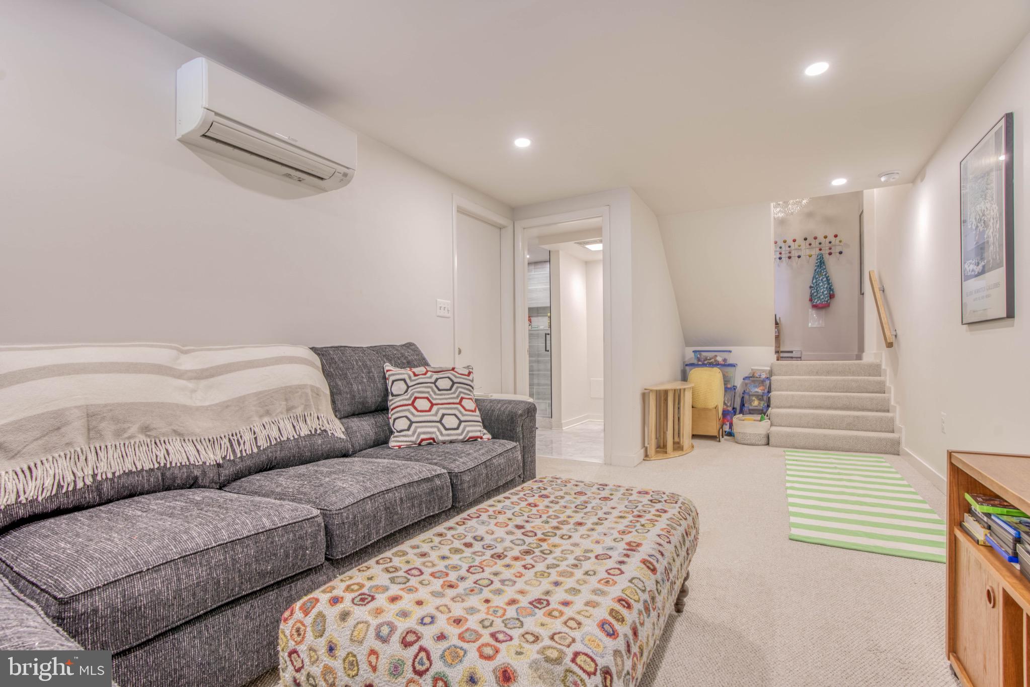 COLD SPRING NEWTOWN - Residential