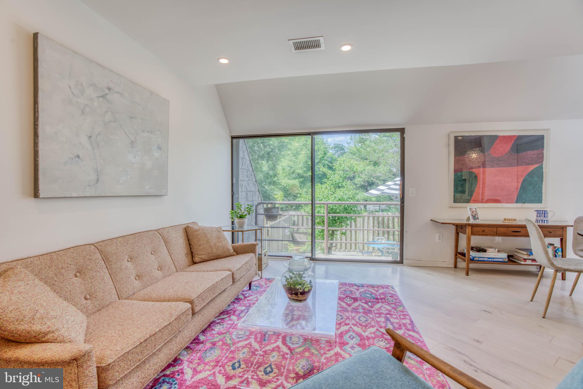 COLD SPRING NEWTOWN - Residential