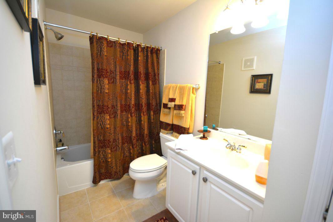 GROVETON WOODS - Residential