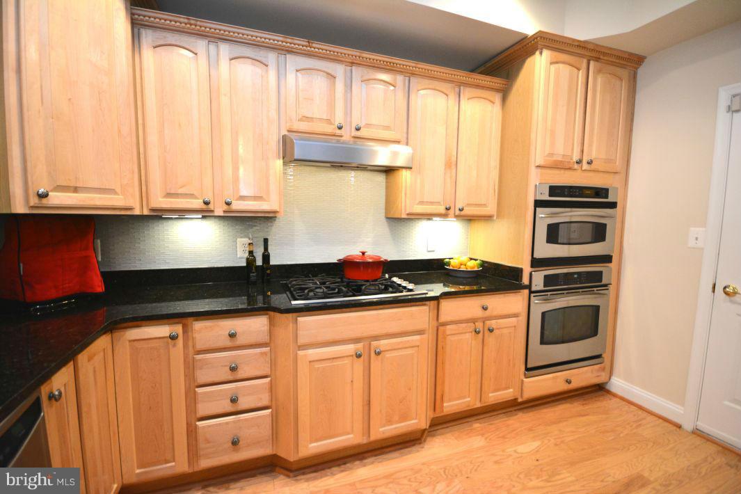 GROVETON WOODS - Residential