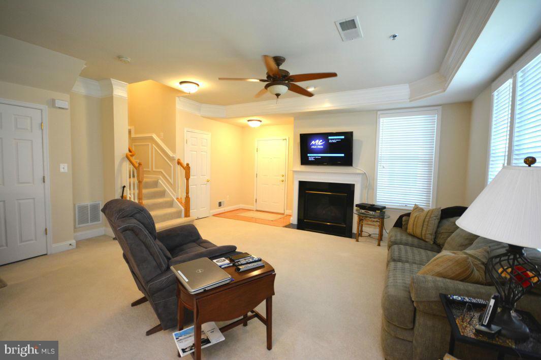 GROVETON WOODS - Residential