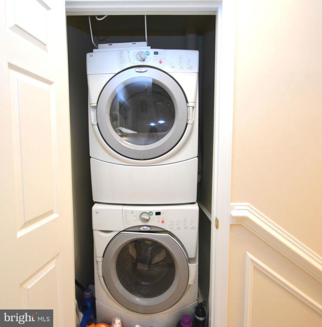 GROVETON WOODS - Residential