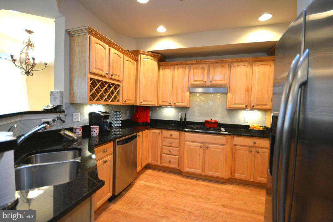 GROVETON WOODS - Residential