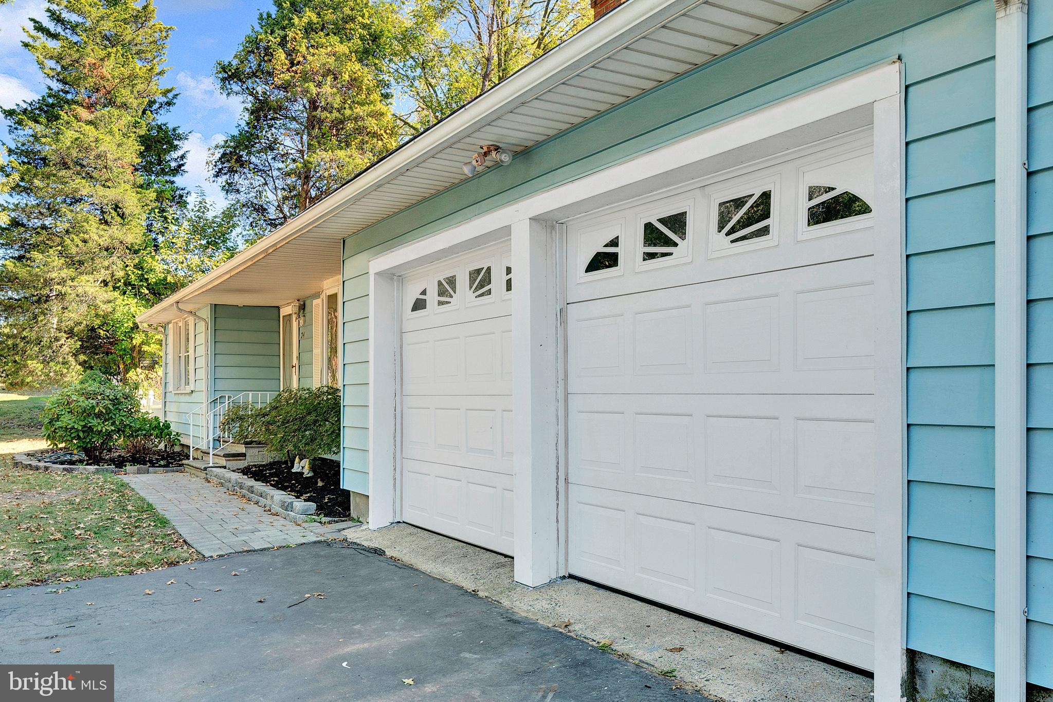 24 FEDERAL CITY ROAD