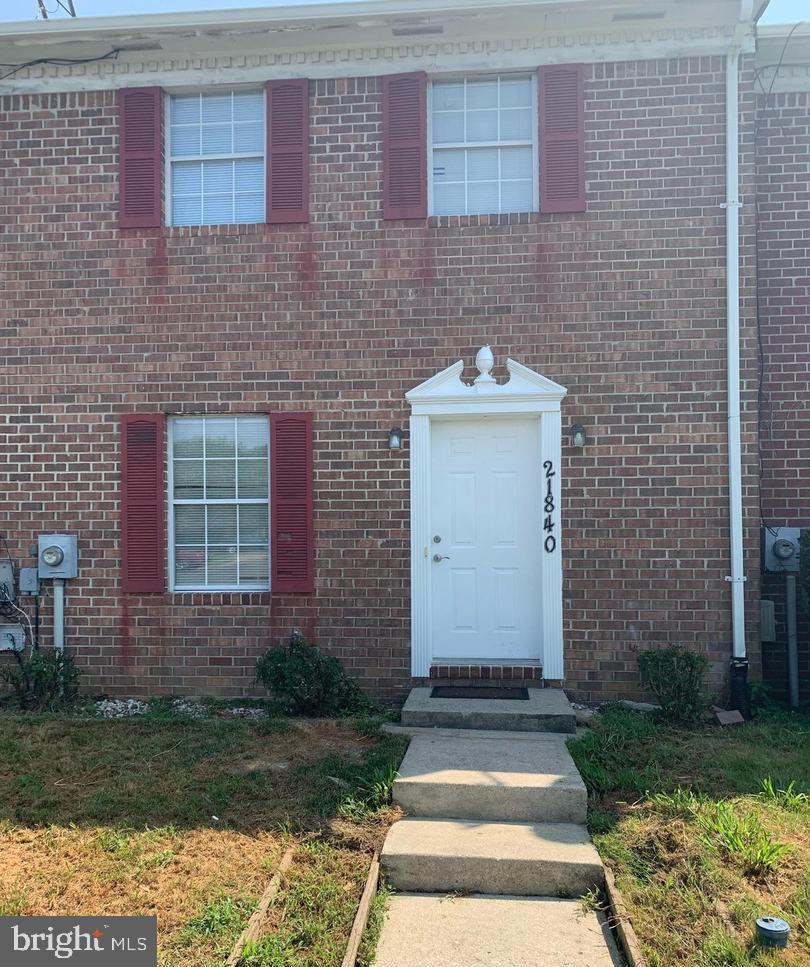 3 Level Town house . Sec 8 ok with good rental history and former landlord recommendation. Housing Voucher applicants MUST upload a signed Request for Tenancy Approval Housing Voucher Program (form HUD-52517) obtained from their Caseworker with the online application. Include Caseworkers contact info with online application.
This town home is located minutes from the naval base, shopping, dining, and the movie theater.