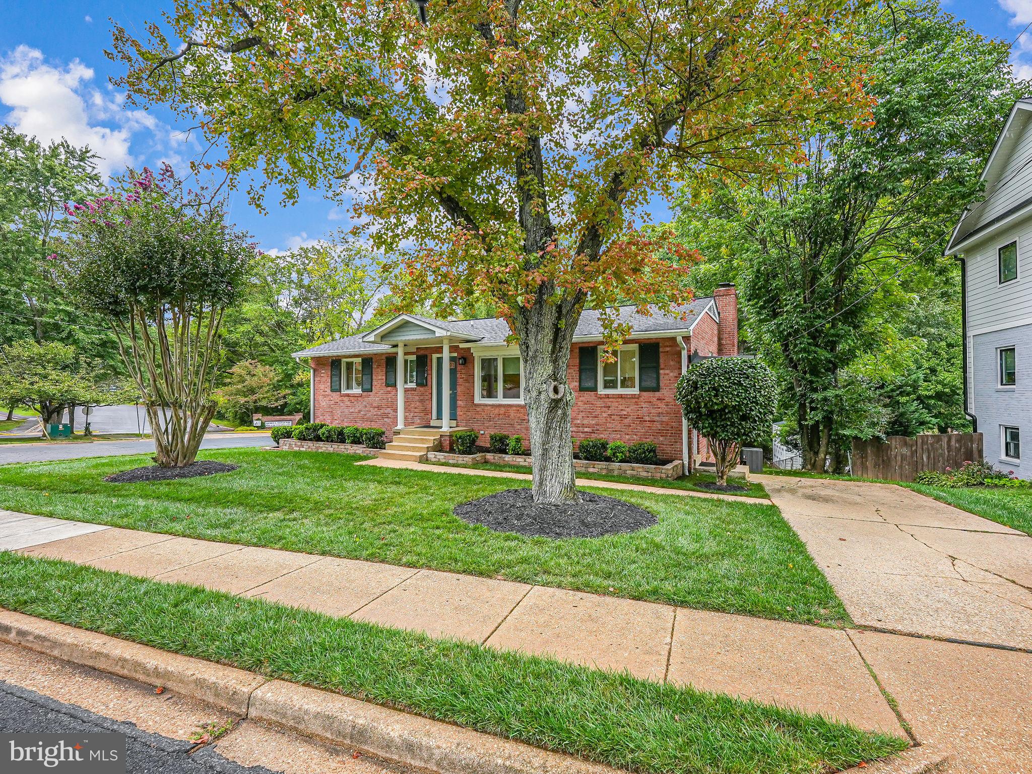 VIENNA WOODS - Residential