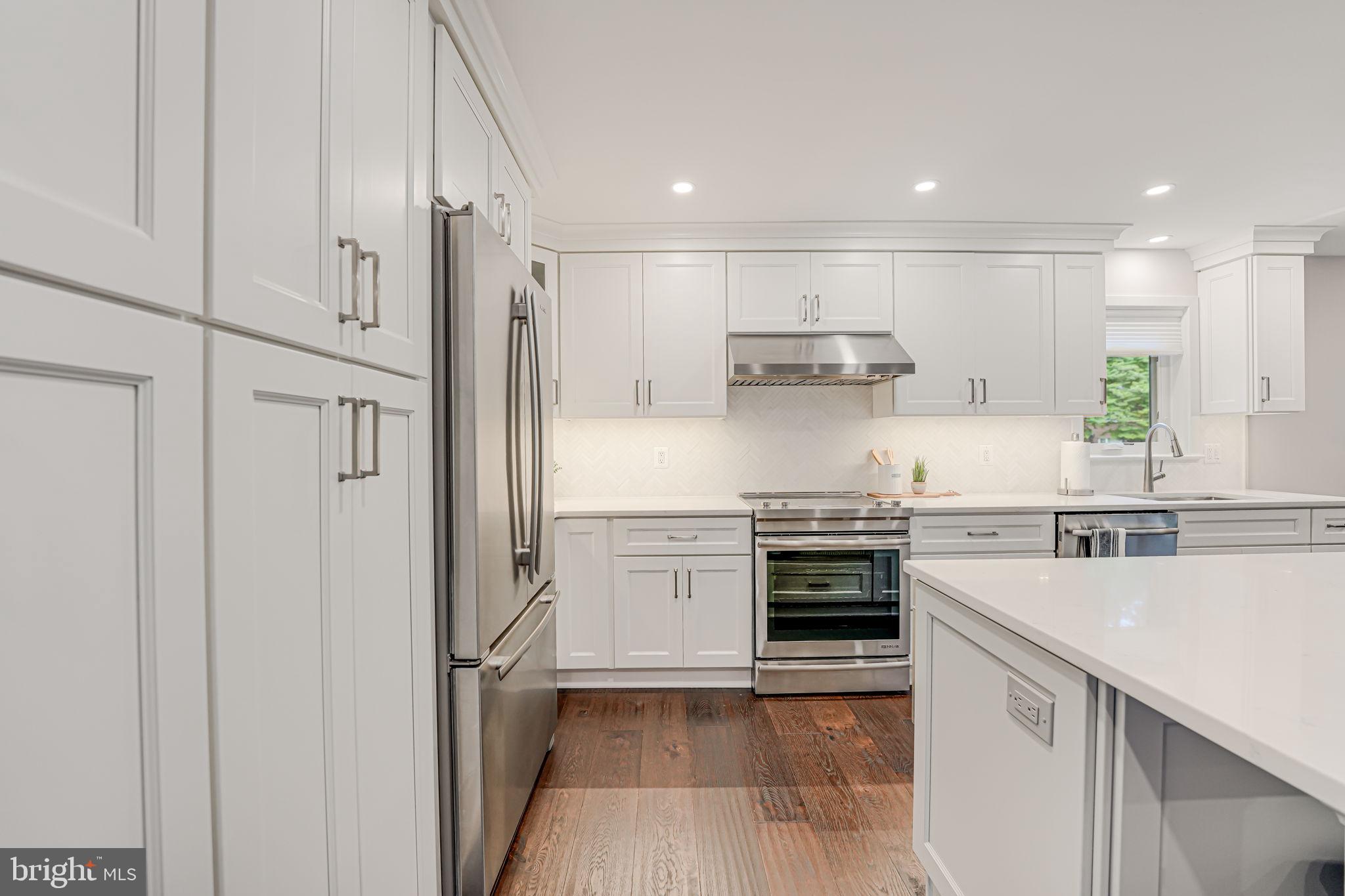 VIENNA WOODS - Residential