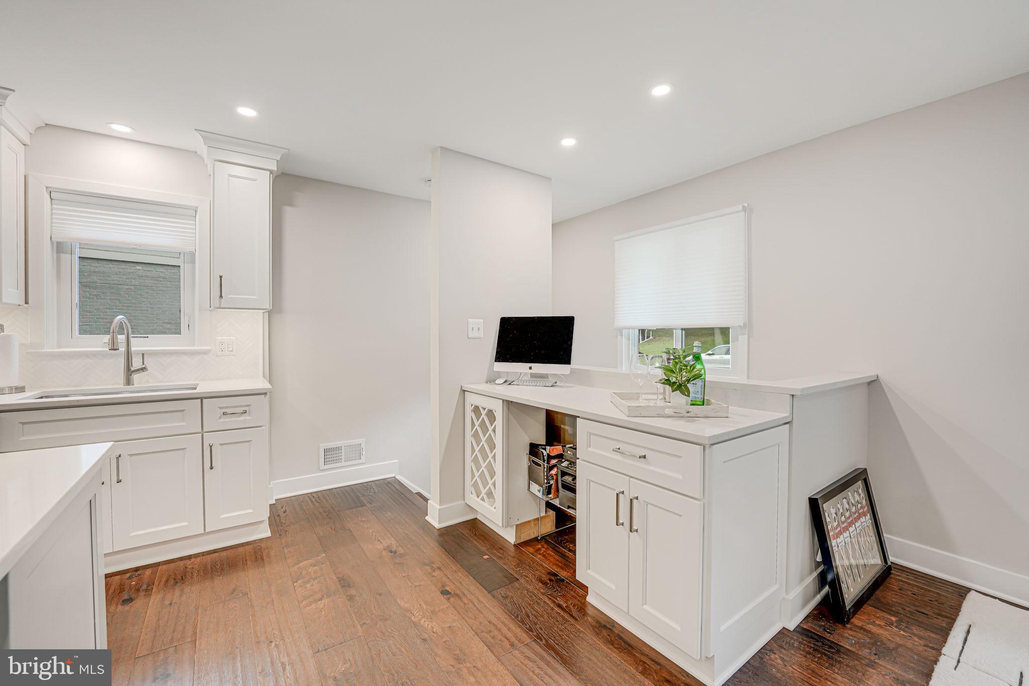 VIENNA WOODS - Residential