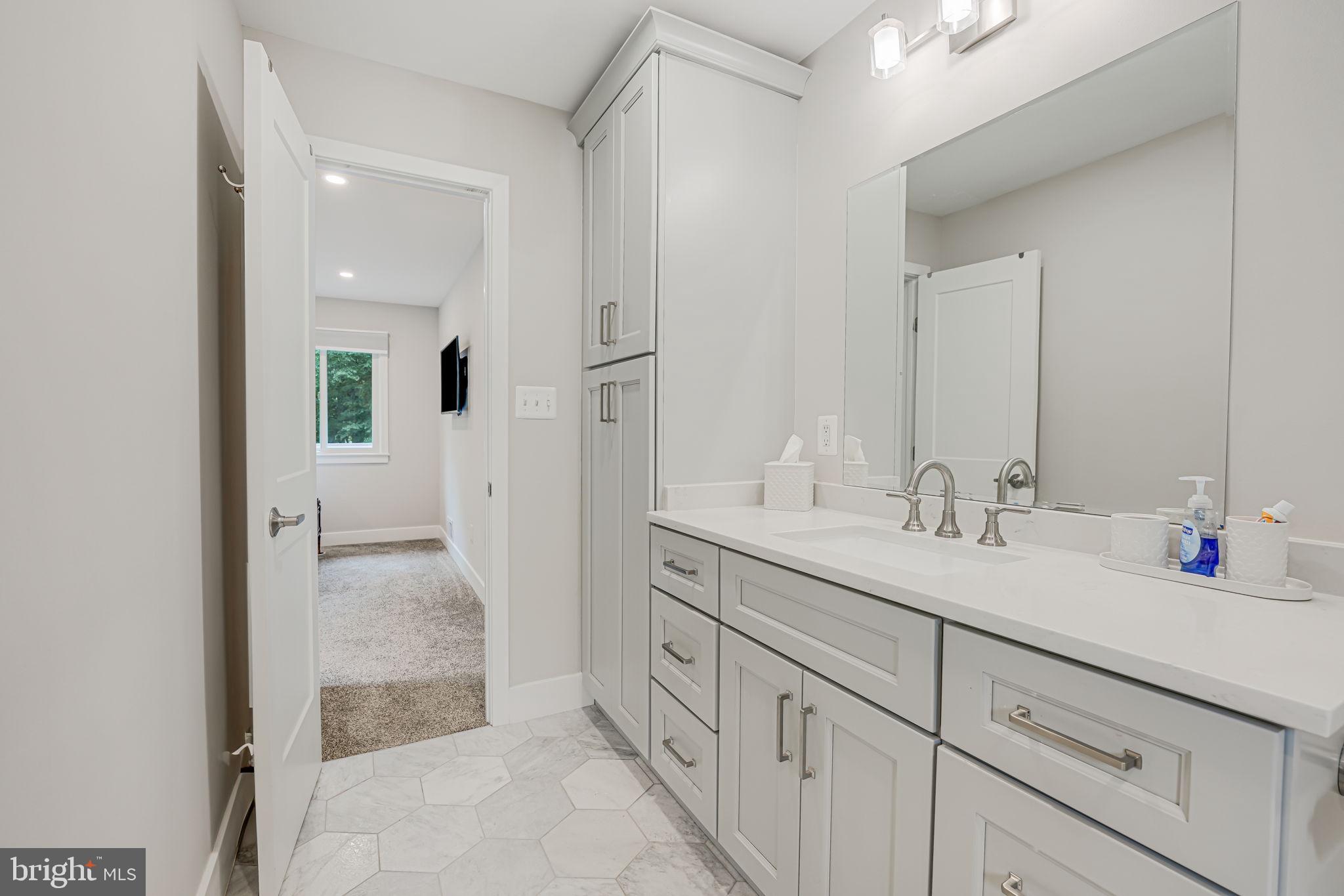 VIENNA WOODS - Residential