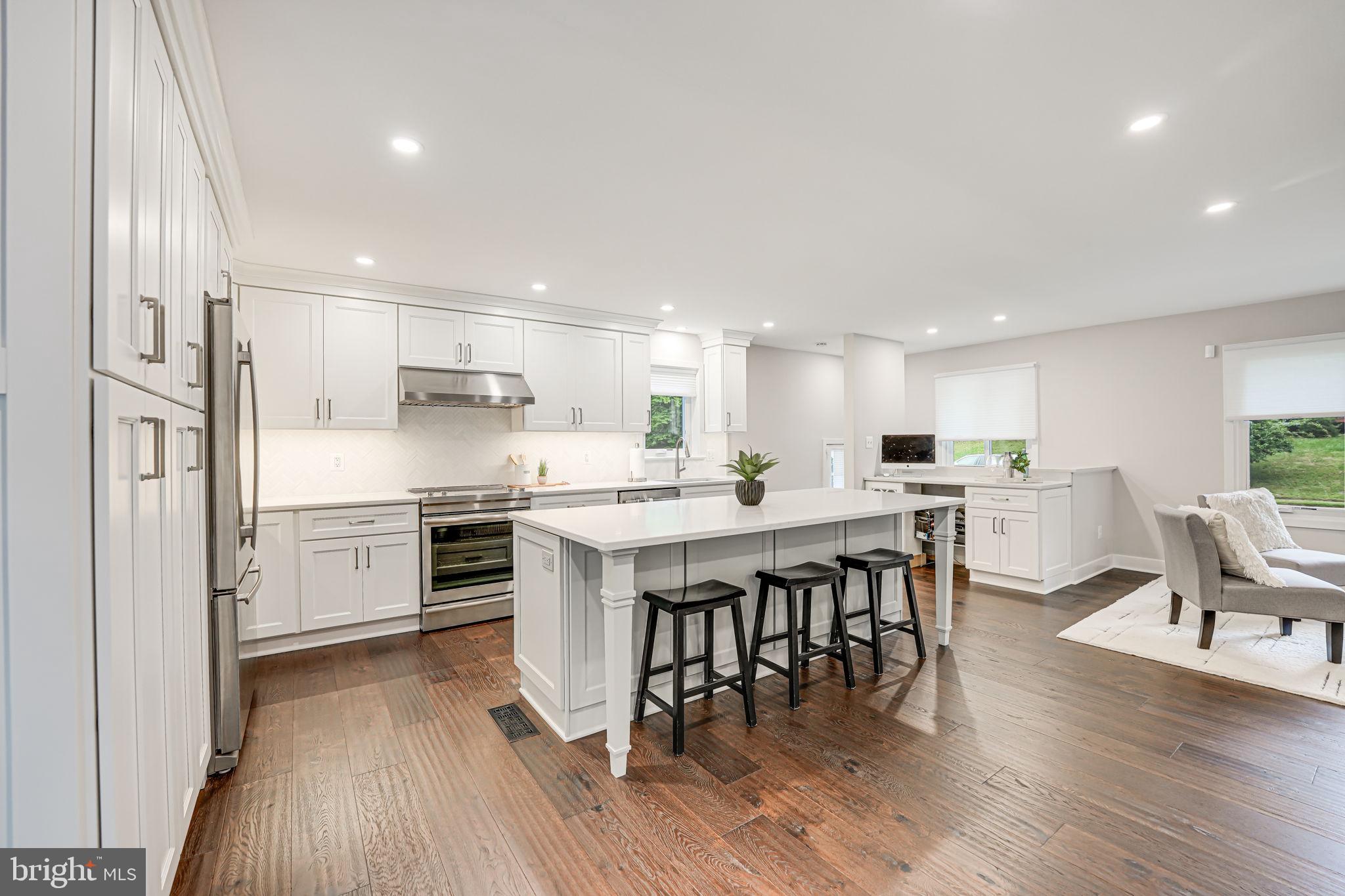 VIENNA WOODS - Residential