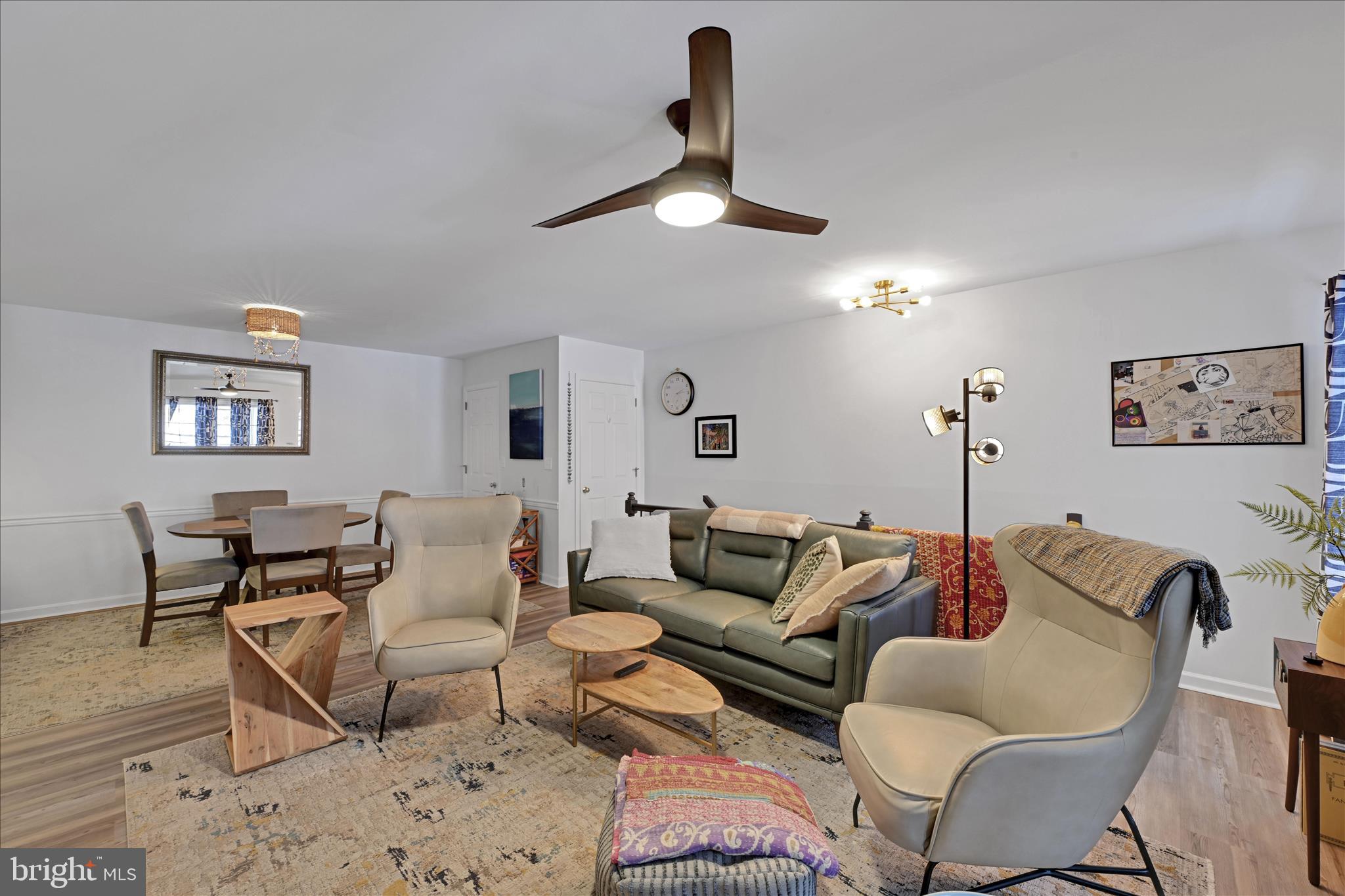 COUNTRY PLACE - Residential