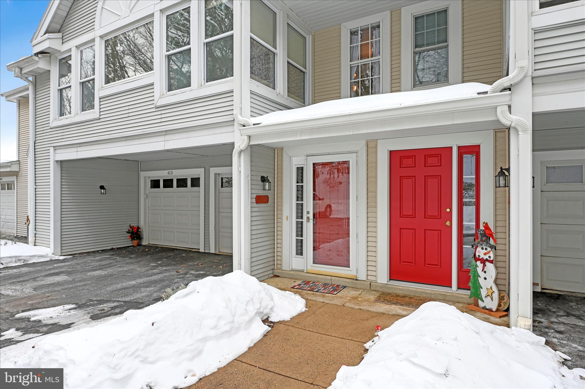 COUNTRY PLACE - Residential