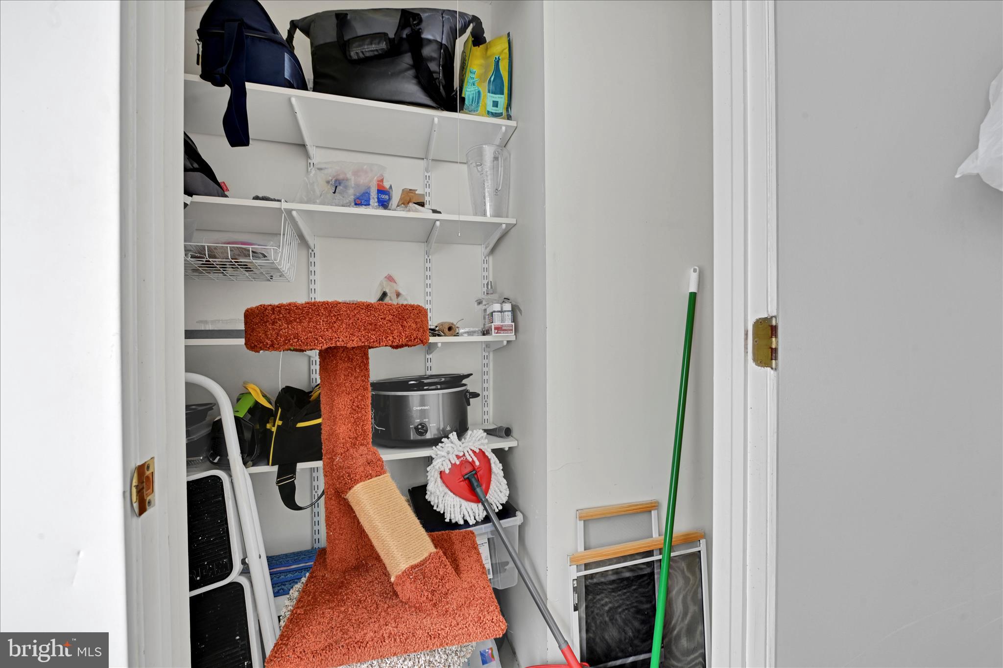 COUNTRY PLACE - Residential