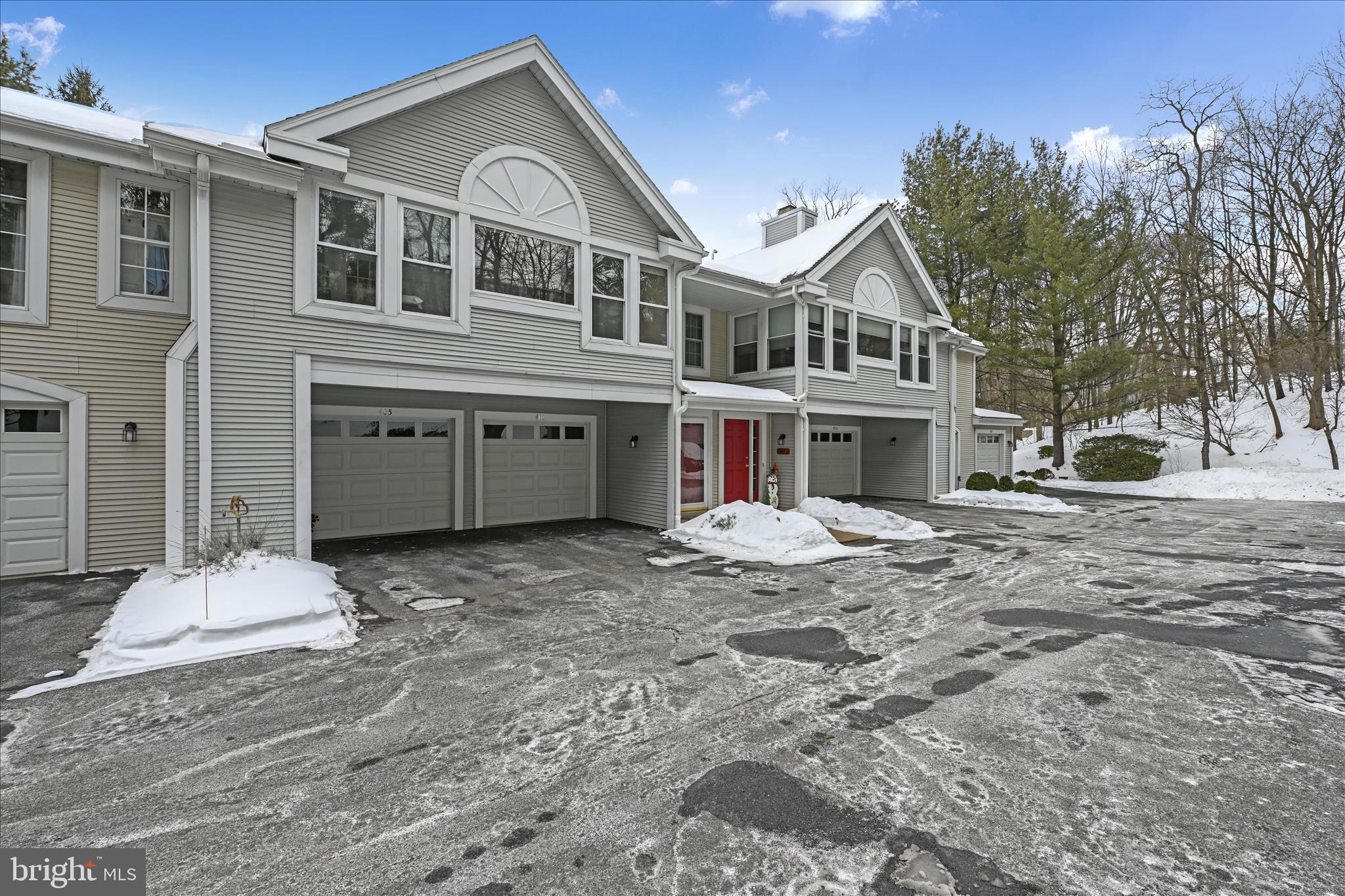 COUNTRY PLACE - Residential