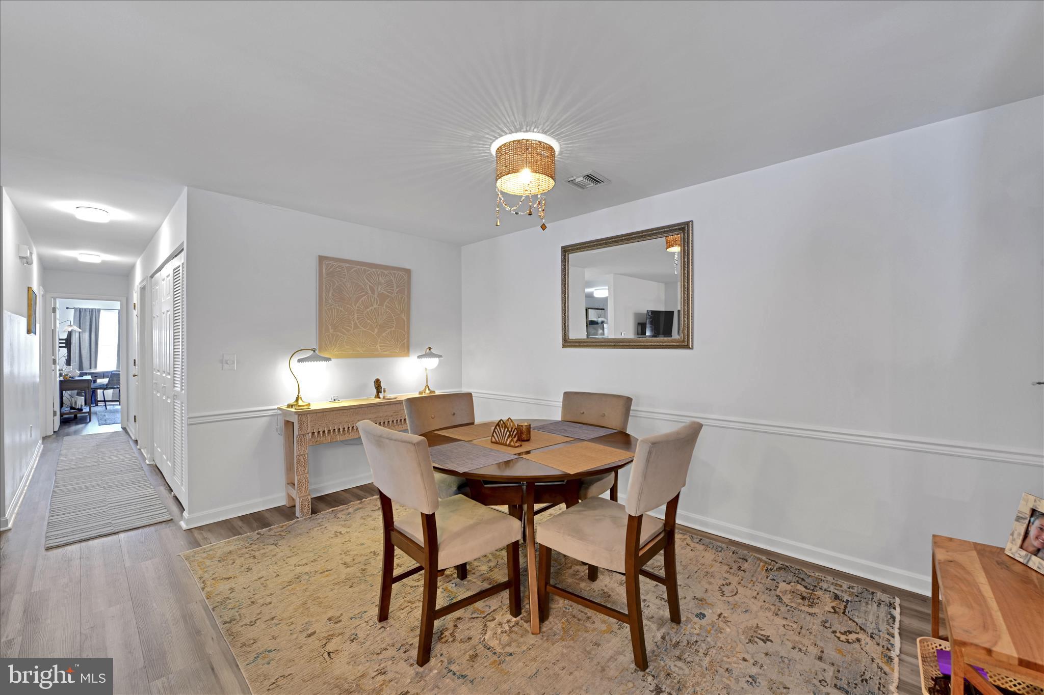 COUNTRY PLACE - Residential