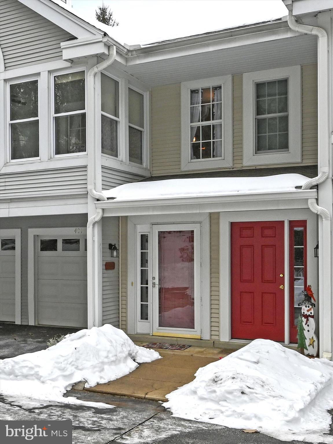 COUNTRY PLACE - Residential