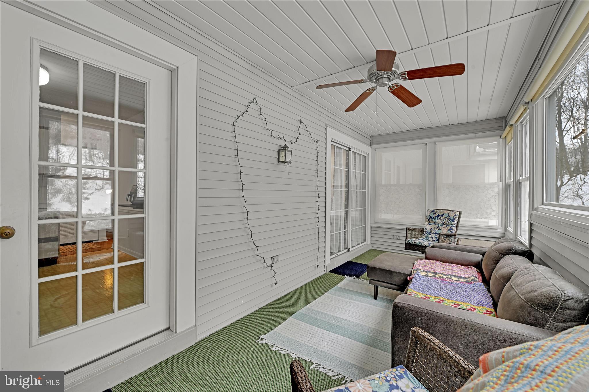 COUNTRY PLACE - Residential