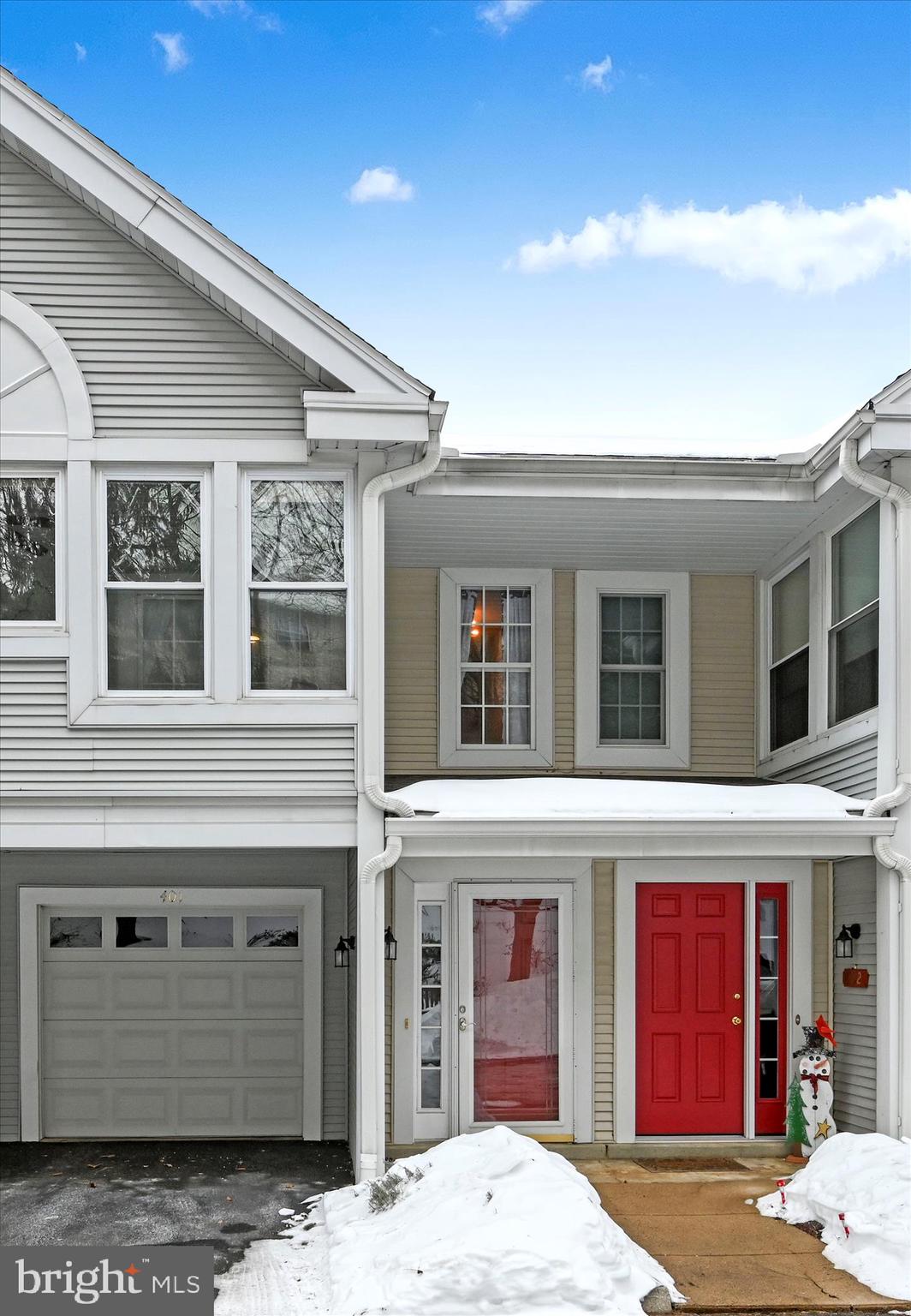 COUNTRY PLACE - Residential