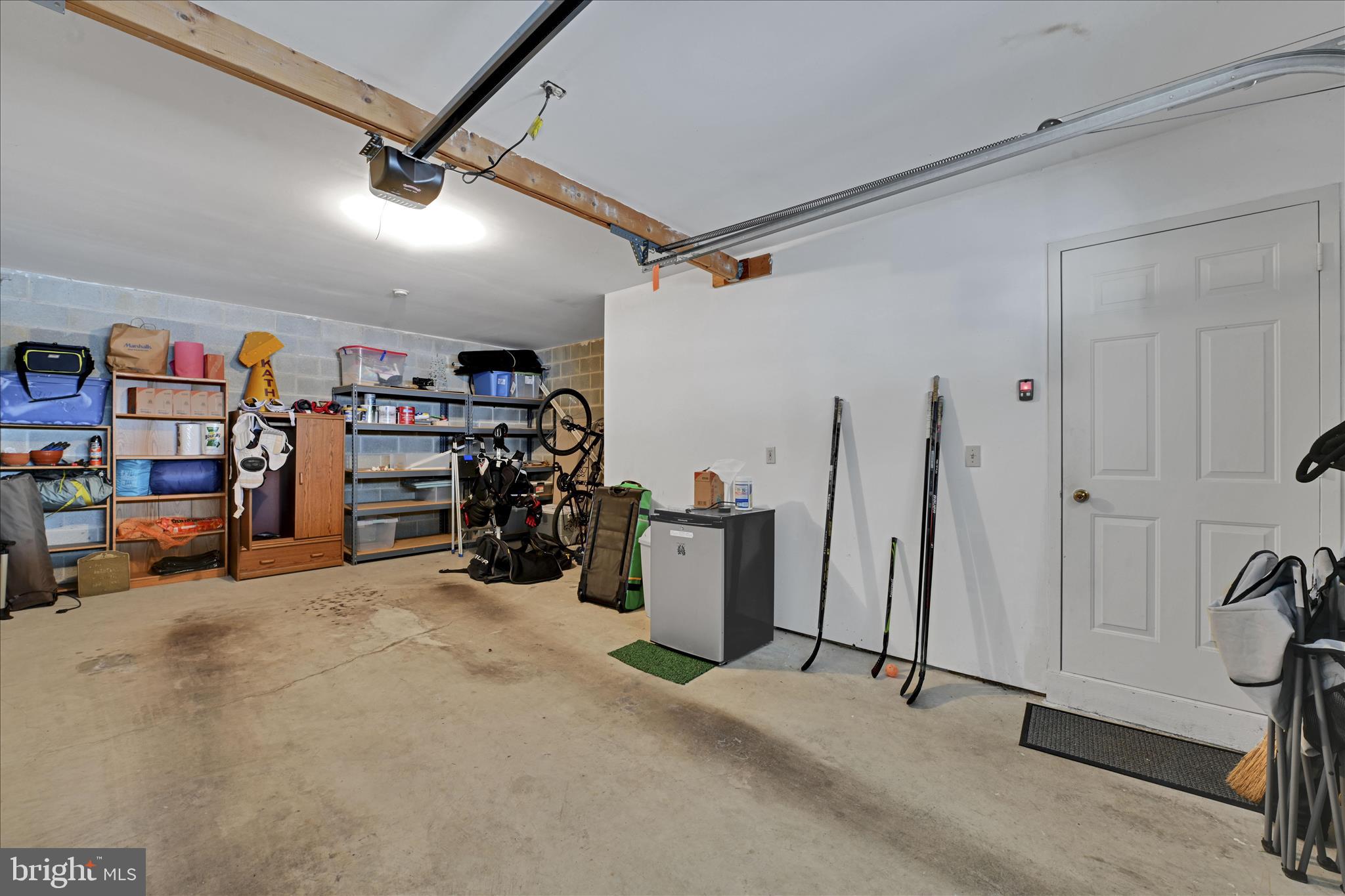 COUNTRY PLACE - Residential