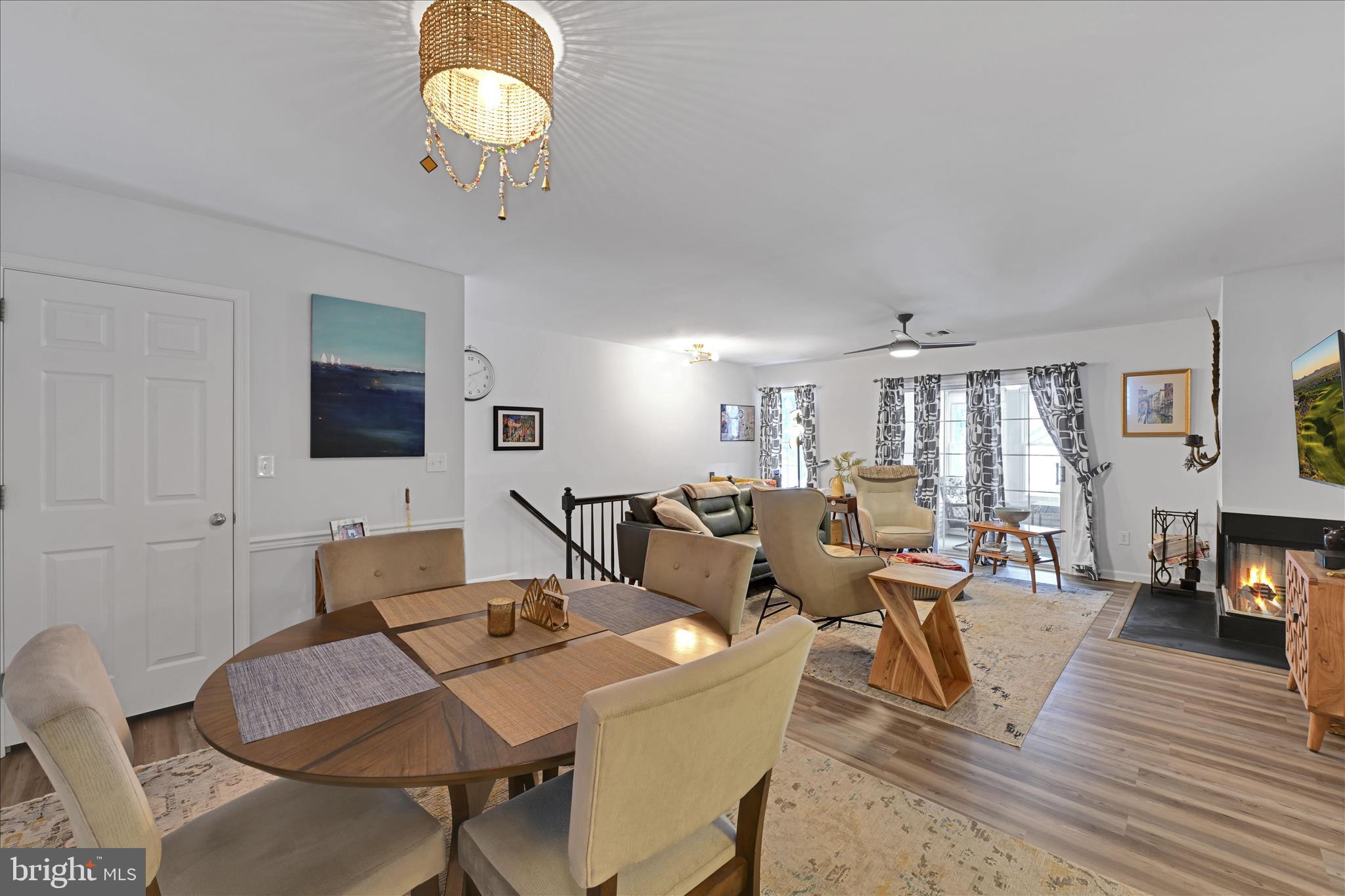 COUNTRY PLACE - Residential