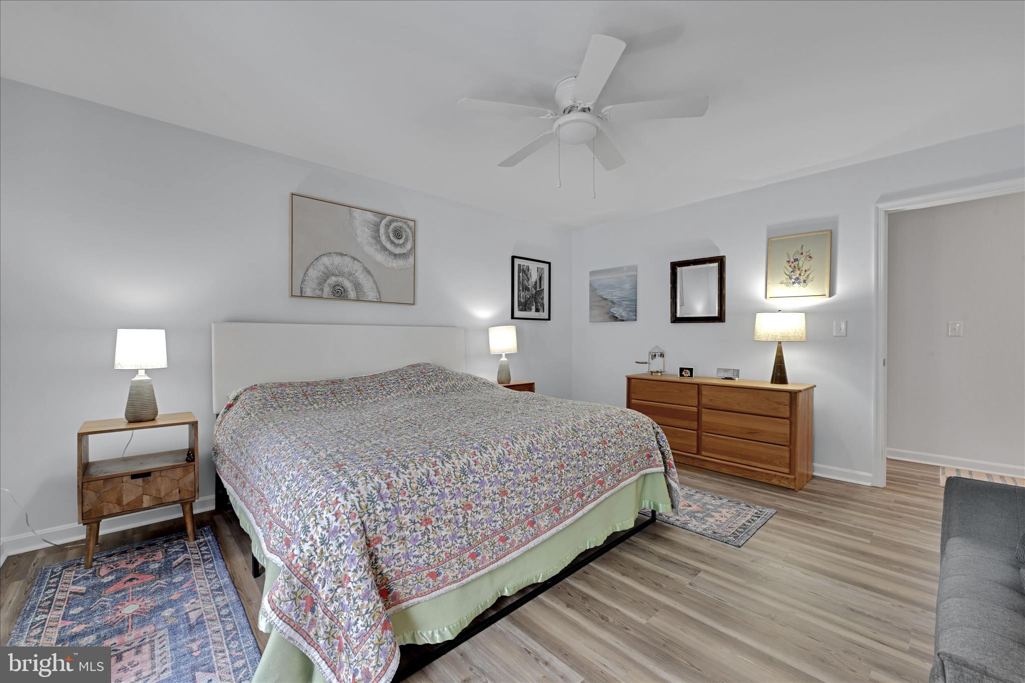 COUNTRY PLACE - Residential