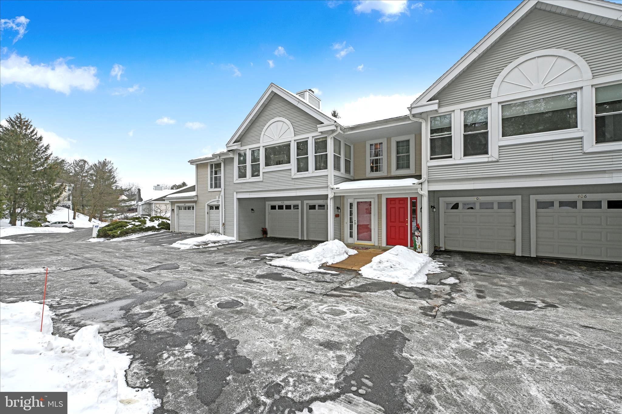 COUNTRY PLACE - Residential