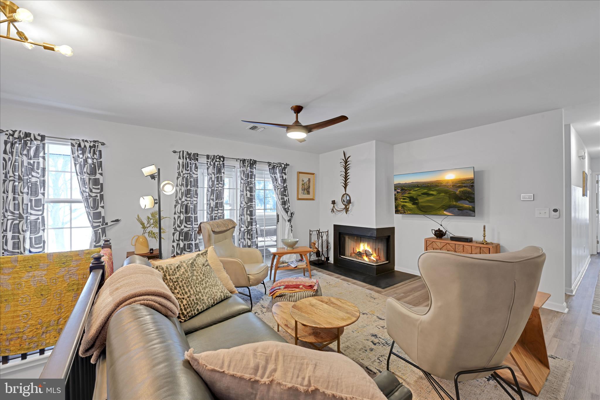 COUNTRY PLACE - Residential