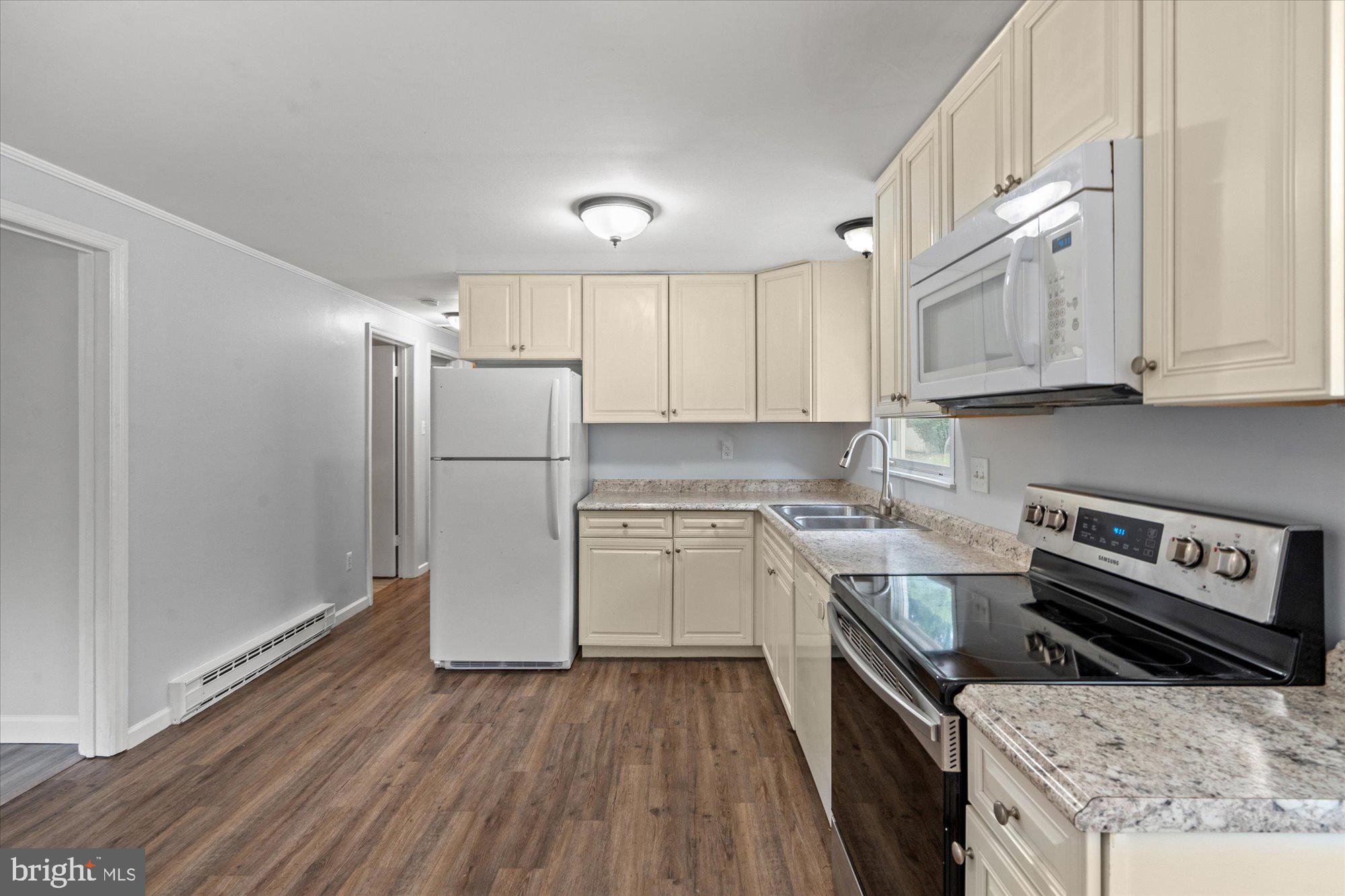 BRUNSWICK - Residential