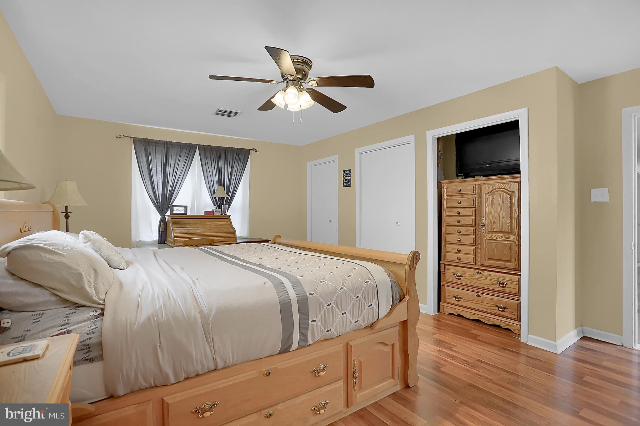 HERWIN VILLAGE - Residential