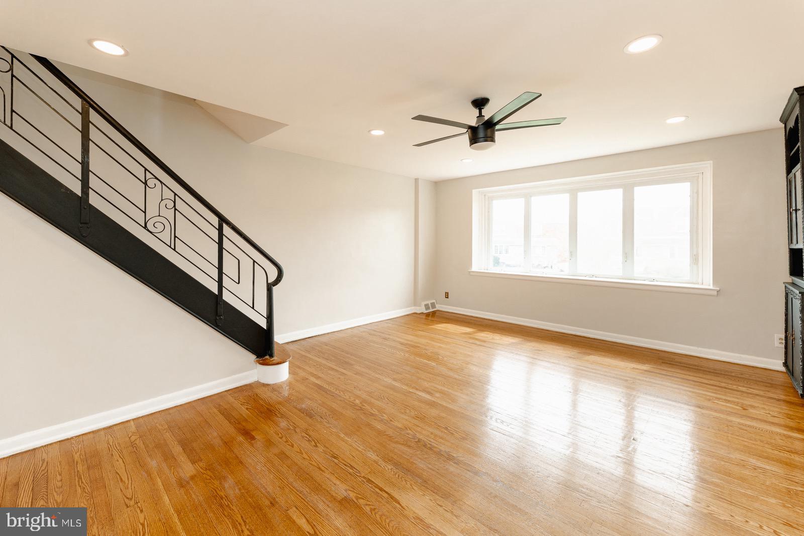 OXFORD CIRCLE - Residential