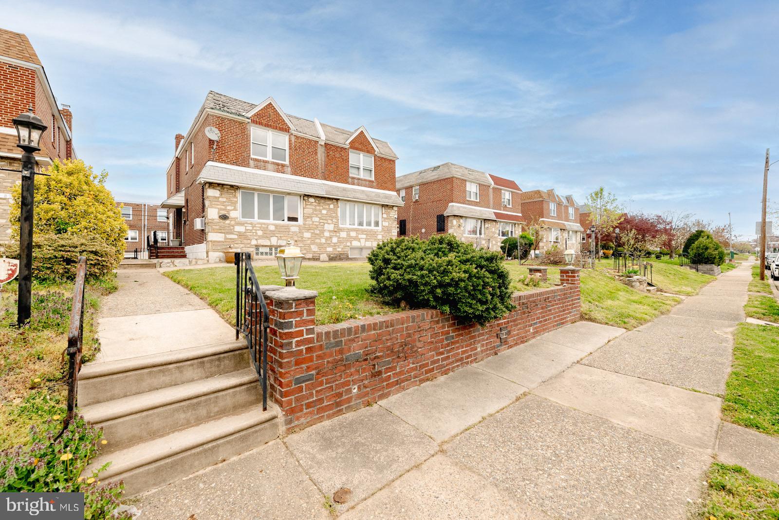 OXFORD CIRCLE - Residential