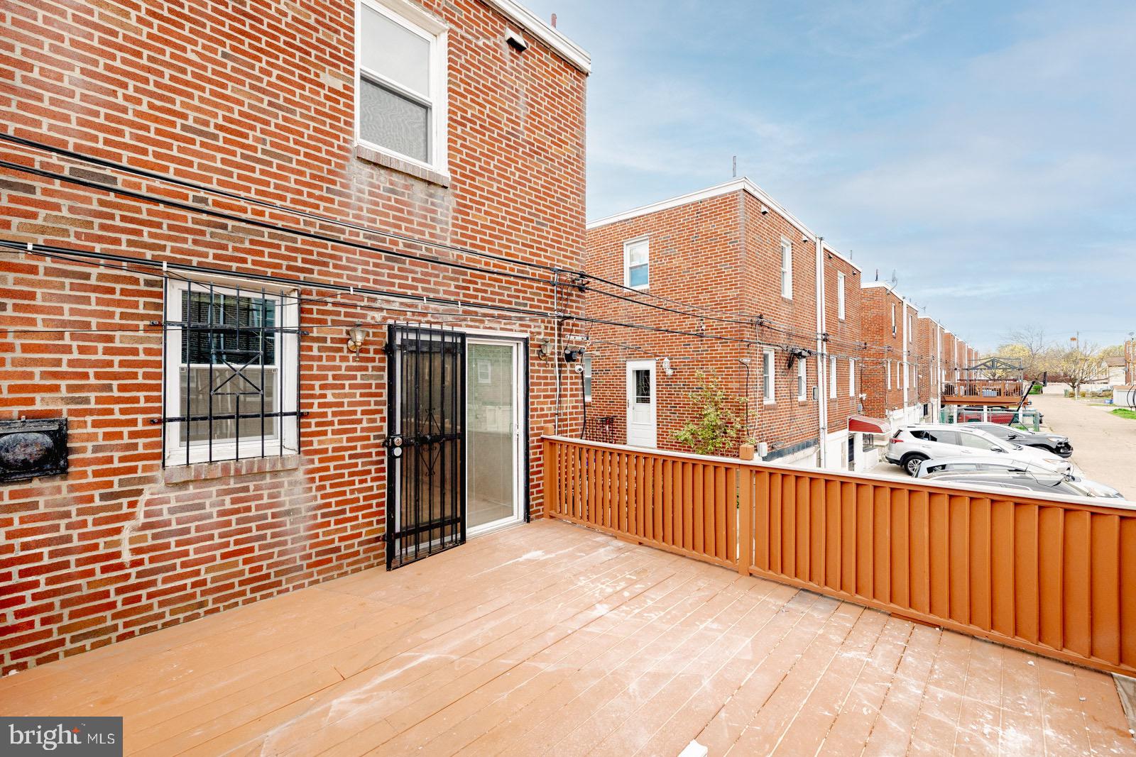 OXFORD CIRCLE - Residential