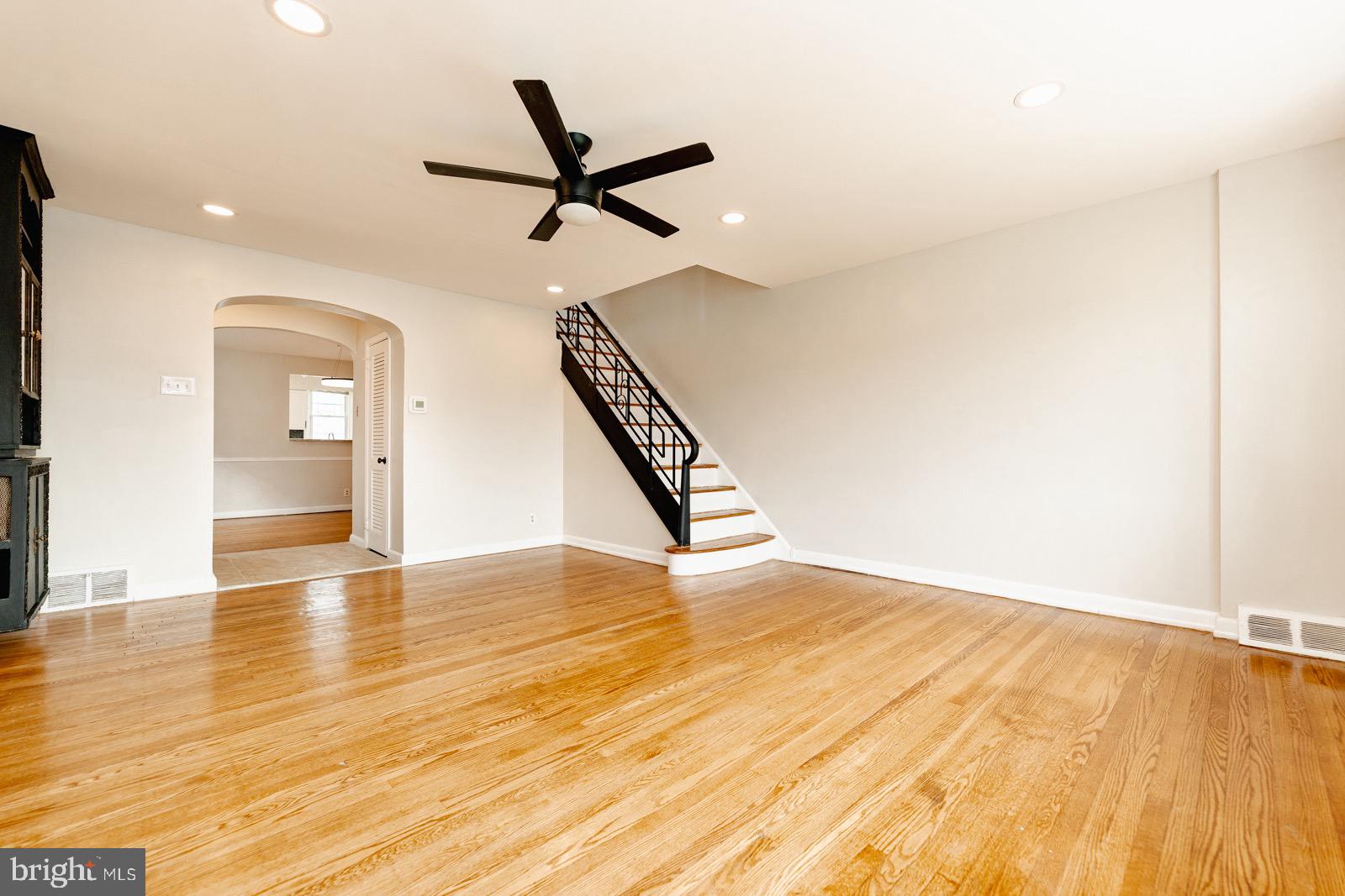 OXFORD CIRCLE - Residential