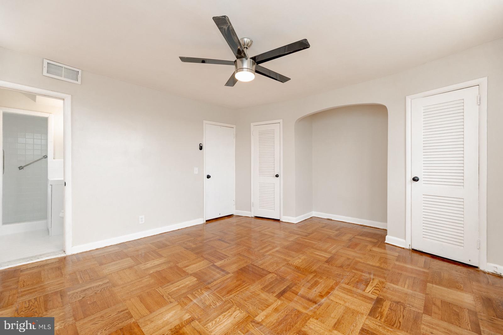 OXFORD CIRCLE - Residential