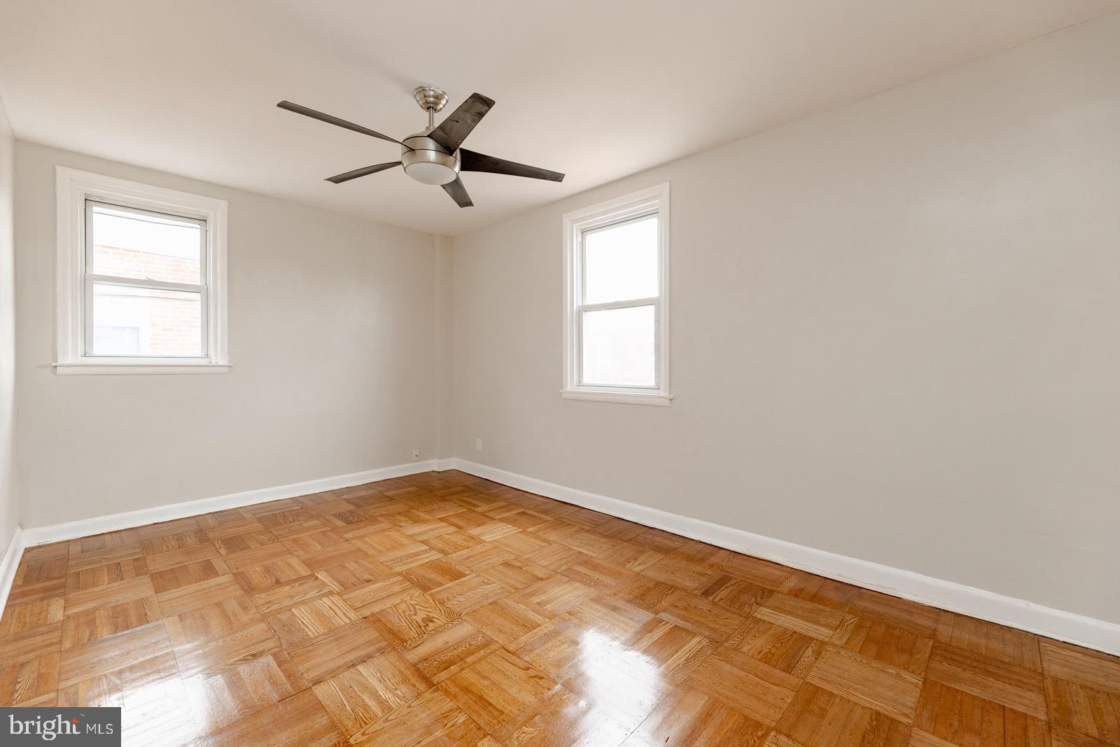 OXFORD CIRCLE - Residential