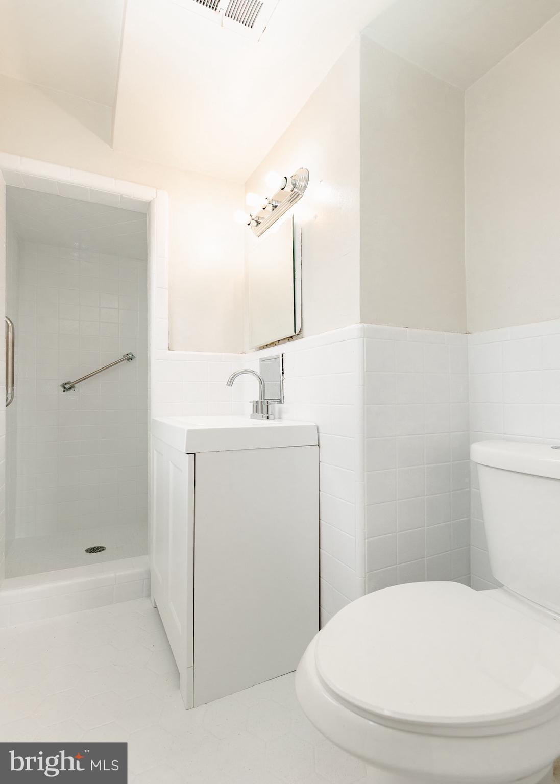 OXFORD CIRCLE - Residential