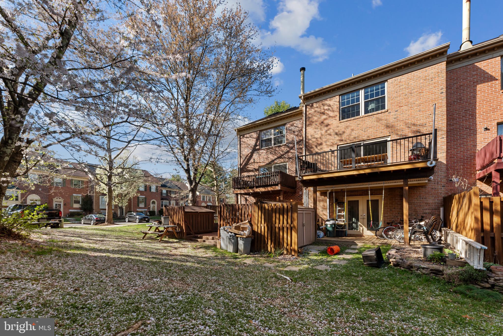 LOVETON FARMS - Residential
