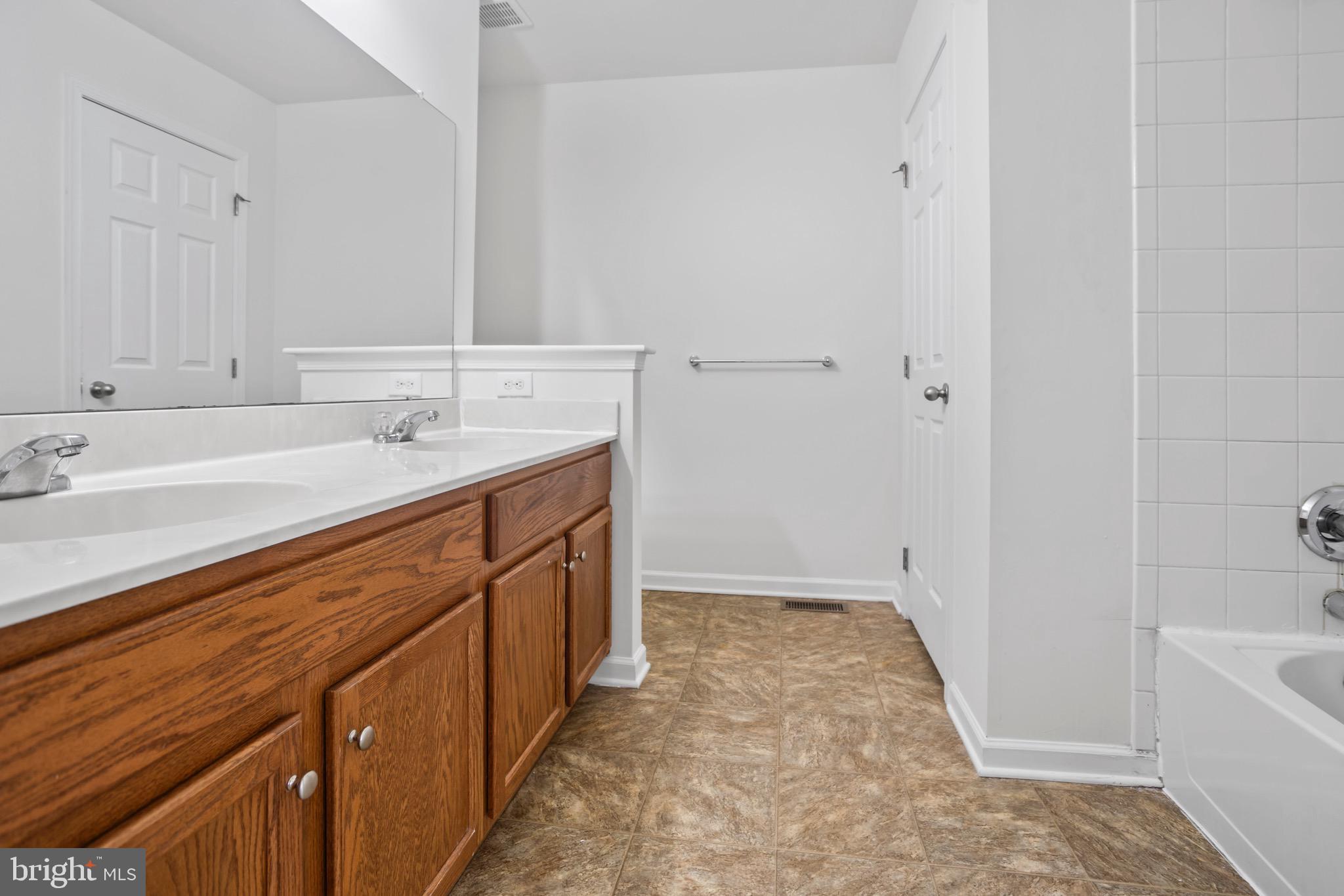 CROSSLAND AT CANAL - Residential