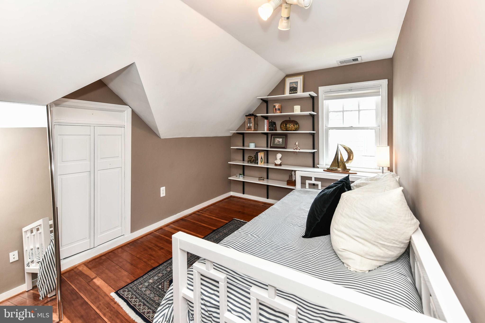 WOODLAND - Residential Lease