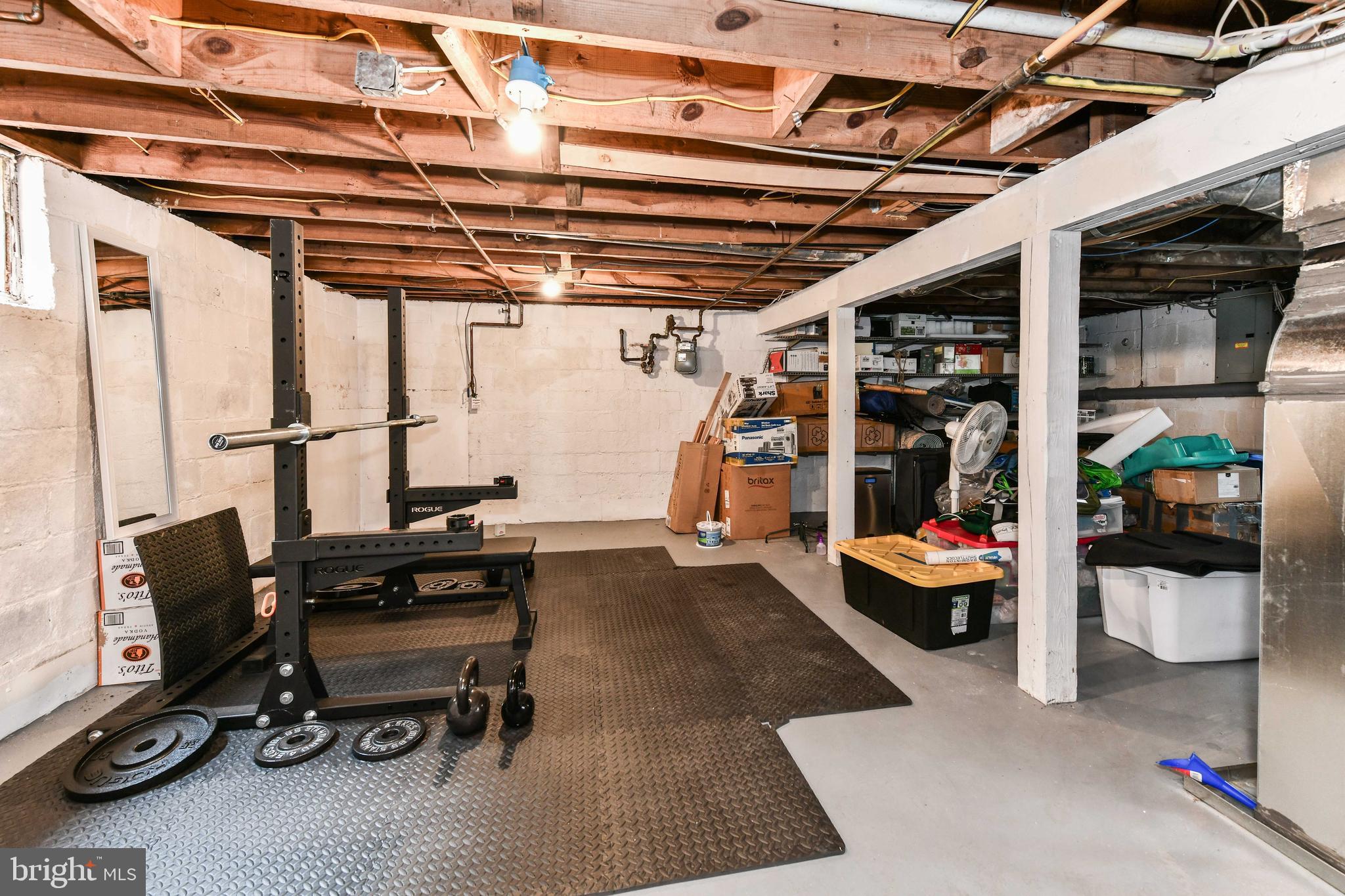 WOODLAND - Residential Lease