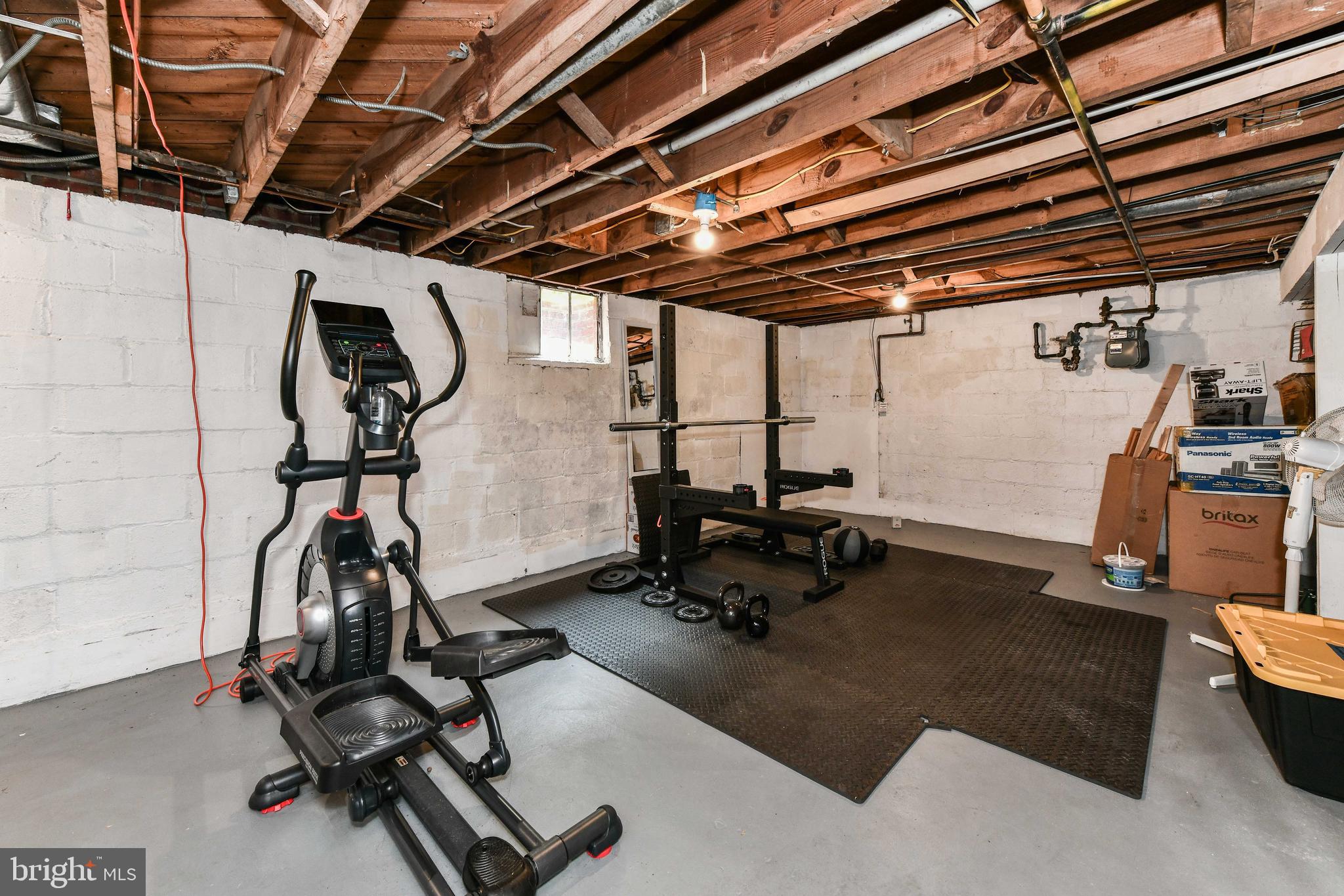 WOODLAND - Residential Lease