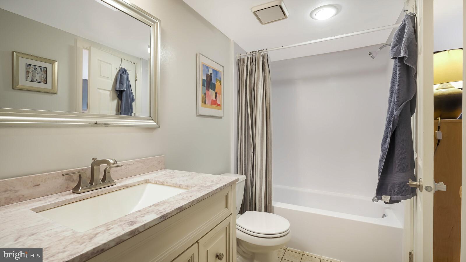 OXFORD OF BLUE BELL - Residential