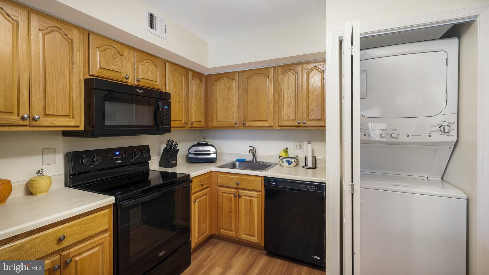 OXFORD OF BLUE BELL - Residential