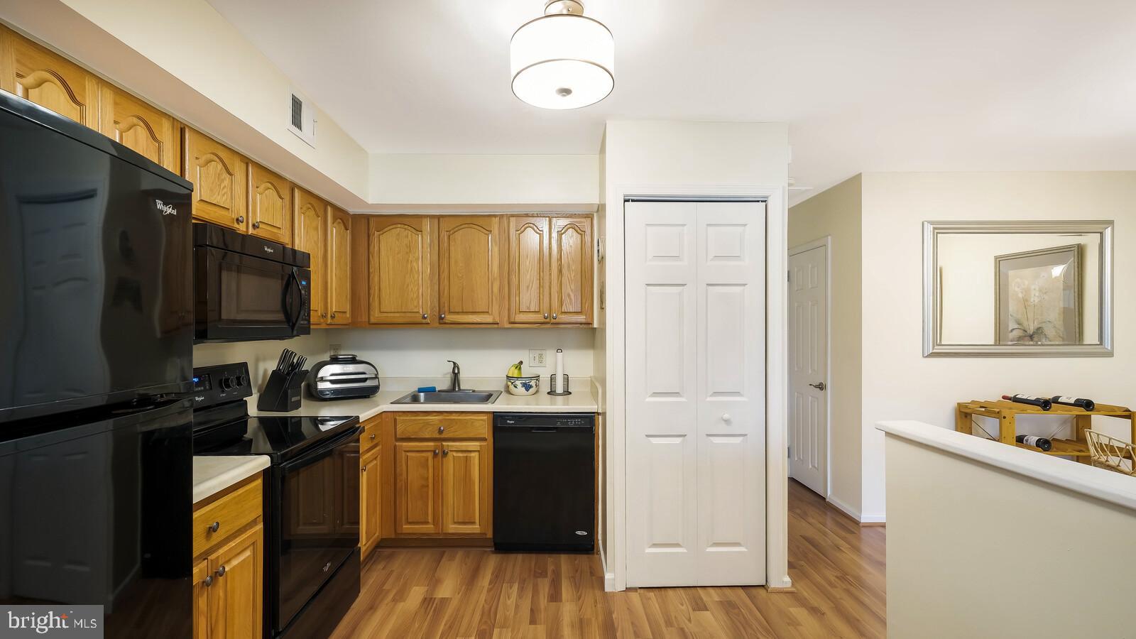 OXFORD OF BLUE BELL - Residential