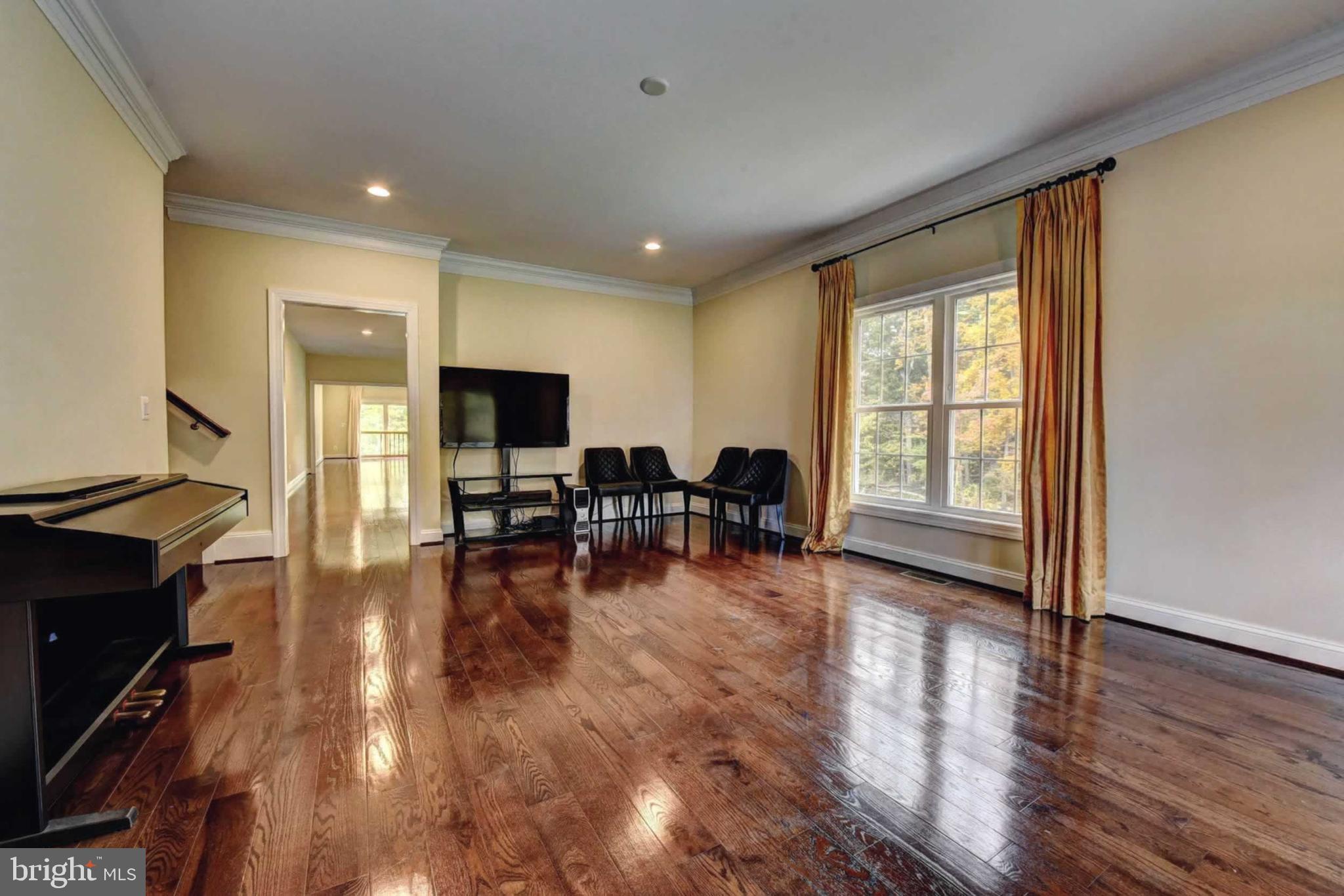 BRADDOCK WOODS - Residential
