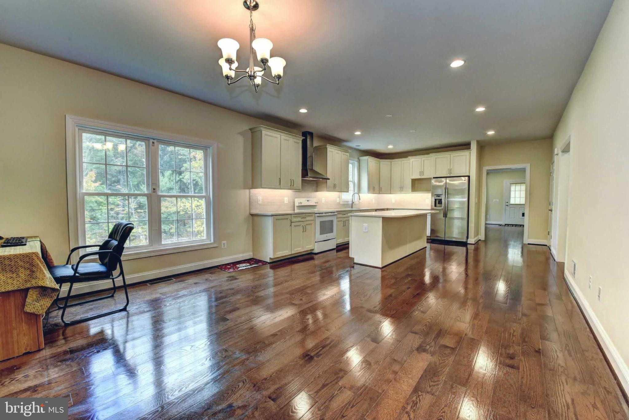 BRADDOCK WOODS - Residential